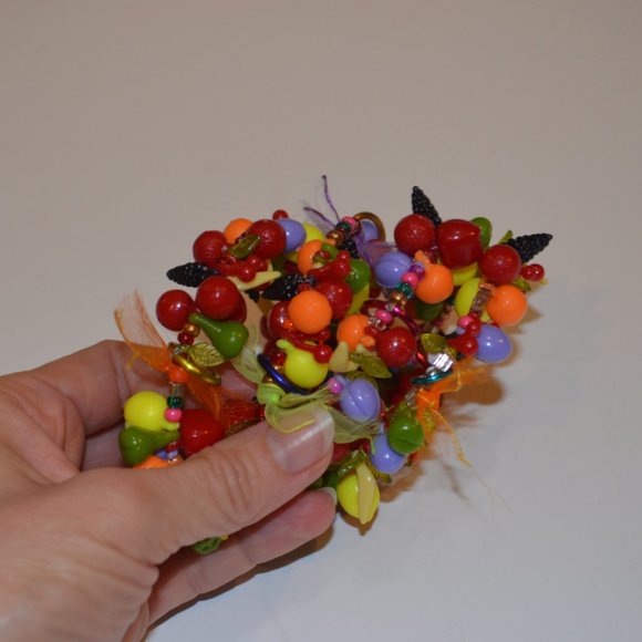 Unknown Source Fruit Harvest Acrylic Beads Colorful Wire Spring Bracelet Decor - Picture 4 of 4